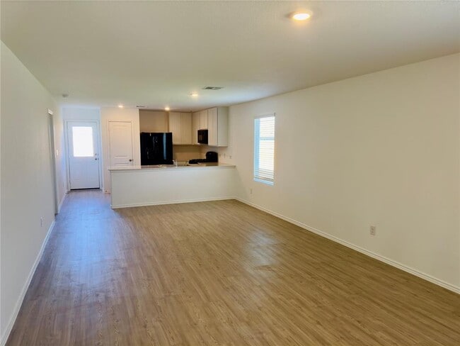 Building Photo - 2212 Cyclone Dr