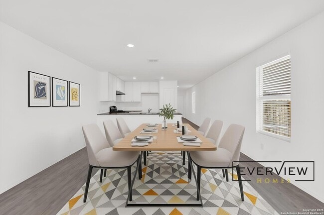 Building Photo - 5499 Daphne Path