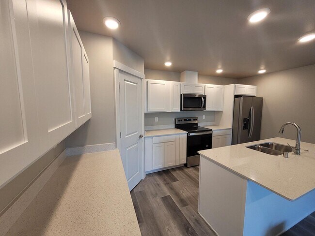 Foto del edificio - 3404 Taylor Ave