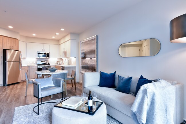 Building Photo - The Broadway