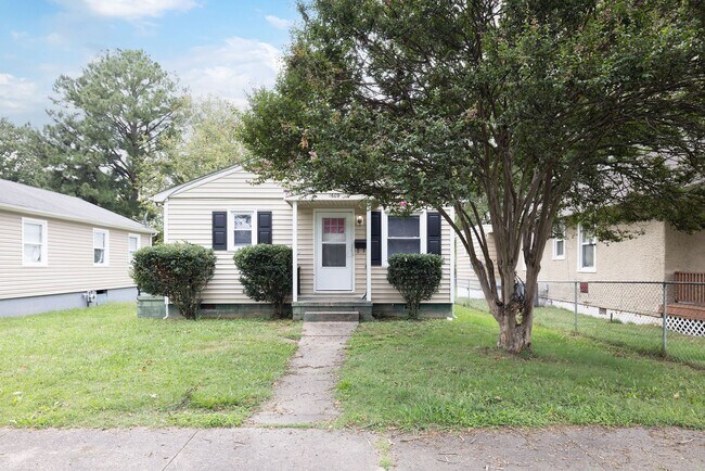 Building Photo - Charming 3-Bedroom Richmond Rental - Your ...