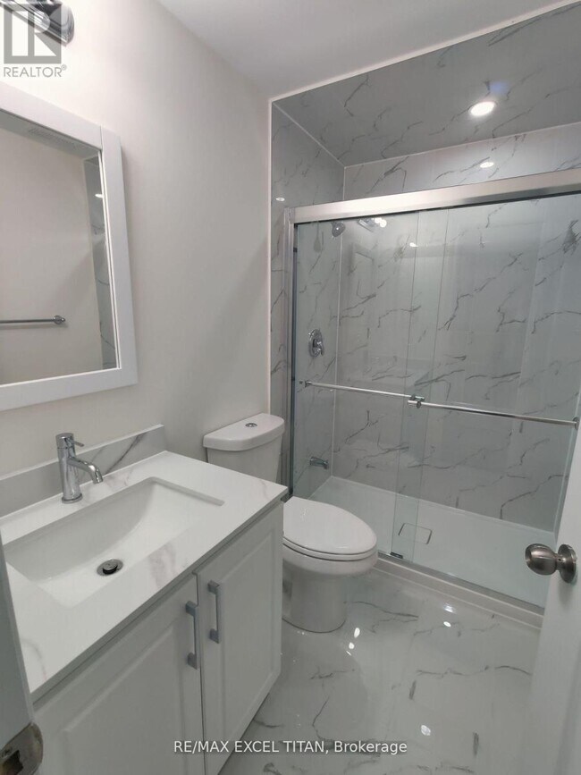Building Photo - 460 Mactier Dr