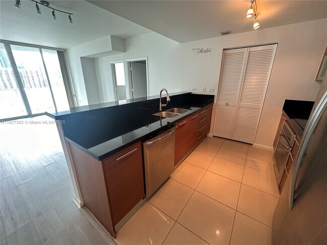 Foto del edificio - 253 NE 2nd St