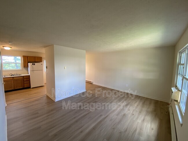 Foto del edificio - 624 Highview Ct