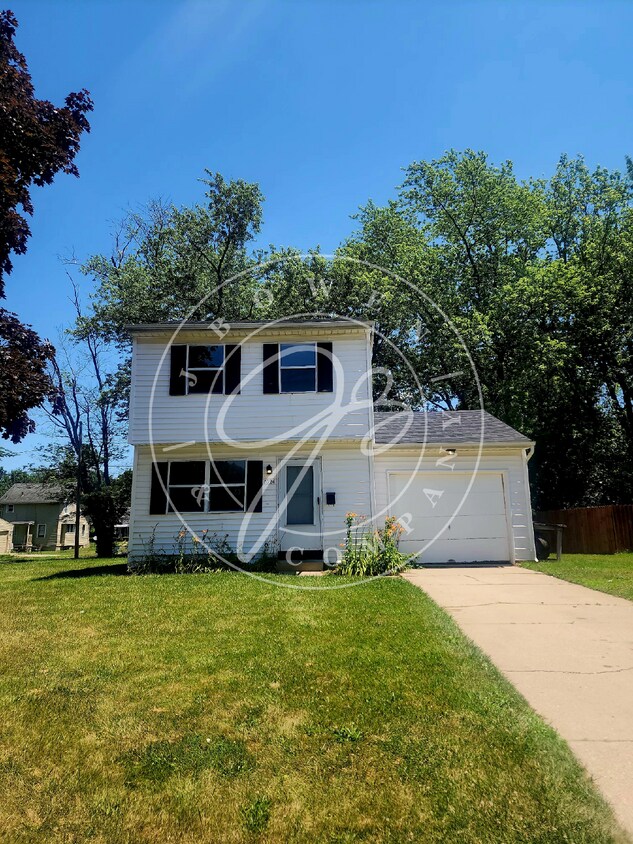 Foto principal - 3 bed 1.5 bath near UT! Updated throughout