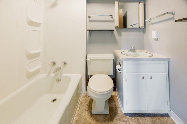 Foto del edificio - 1218 Cedar St