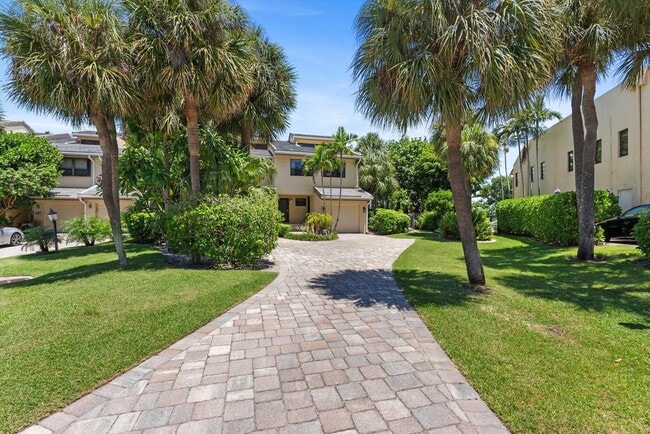Building Photo - 1013 Bel Air Dr