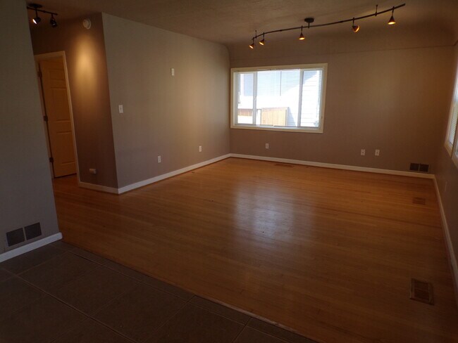 Foto del edificio - 424 SW Pendleton St