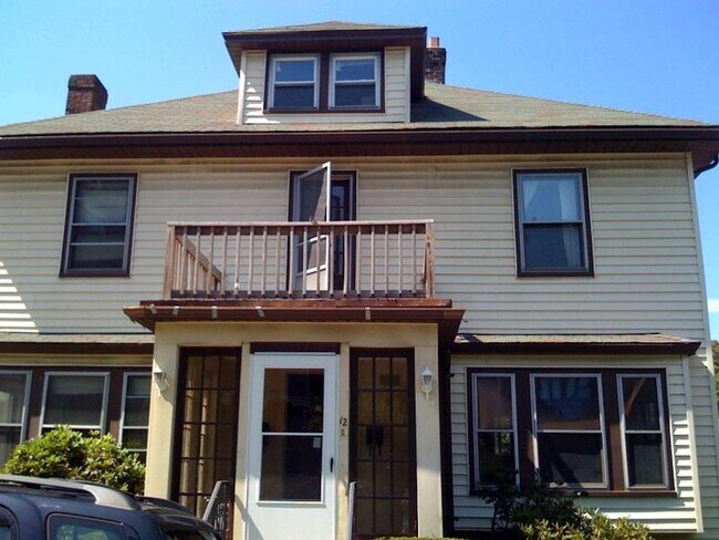 Foto del edificio - Perfect for BC students!   5-bed House w. ...