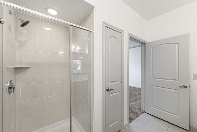 Foto del edificio - 8877 Lakes at 610 Dr