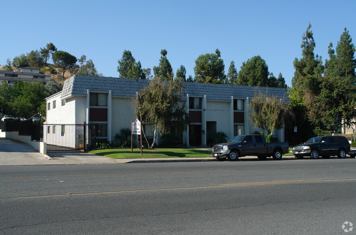 Primary Photo - Bradley Vista Apartments