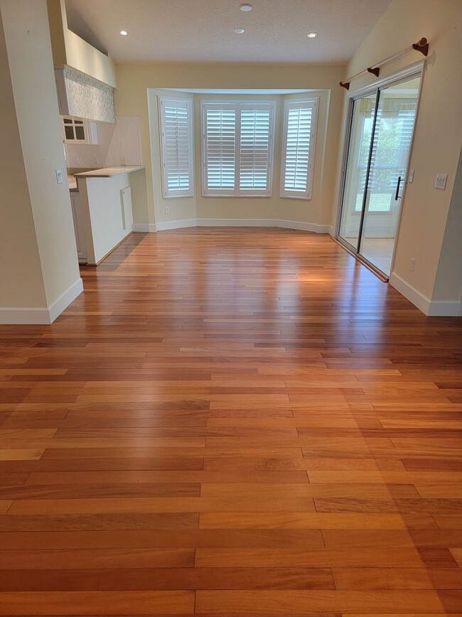 Building Photo - Gorgeous 2/2/1 in Prestigious Arbor Lakes,...