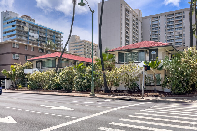 Building Photo - 1965 Ala Wai Blvd