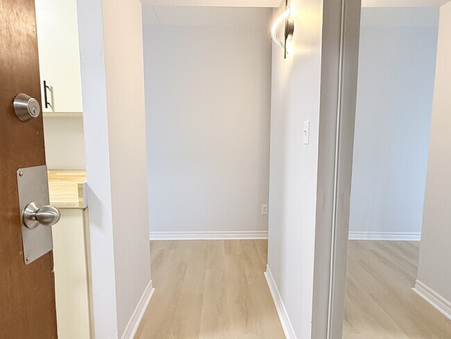 Photo du bâtiment - 2940 Elsmere Ave