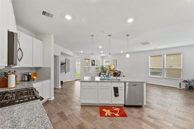Building Photo - 4010 Shady Palmetto Dr