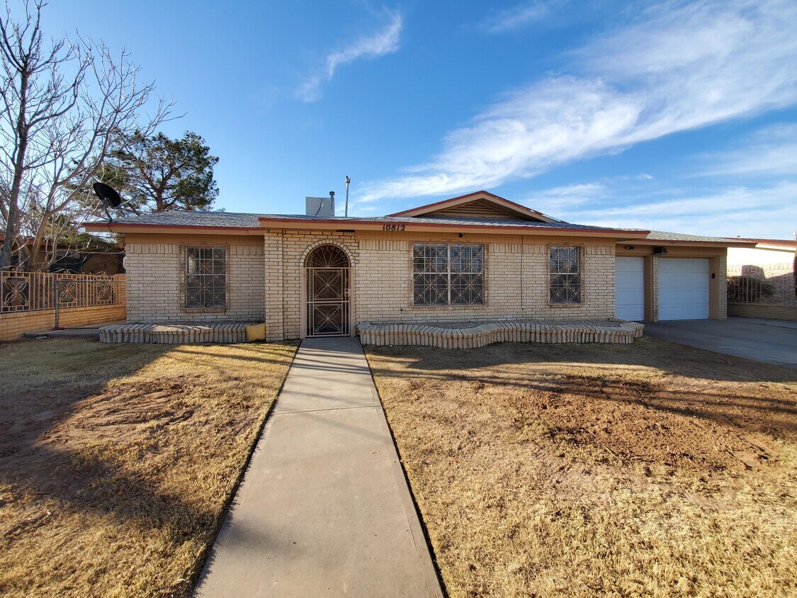 10812 Bywood Dr, El Paso, TX 79935 House for Rent in El Paso, TX