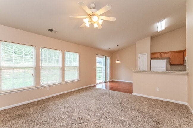 Foto del edificio - 2909 Deep Cove Dr NW