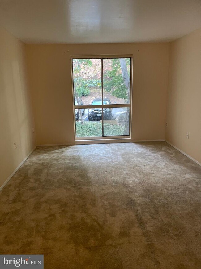 Foto del edificio - 5618 Bloomfield Dr