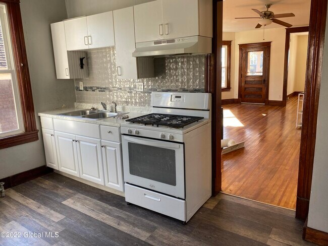 Building Photo - 9 Mcclellan Ave