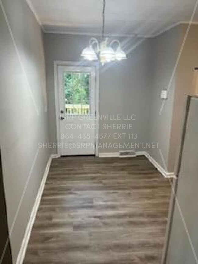 Building Photo - NEWLY RENOVATED HOME!!! 3 BEDROOM 2 BATH H...