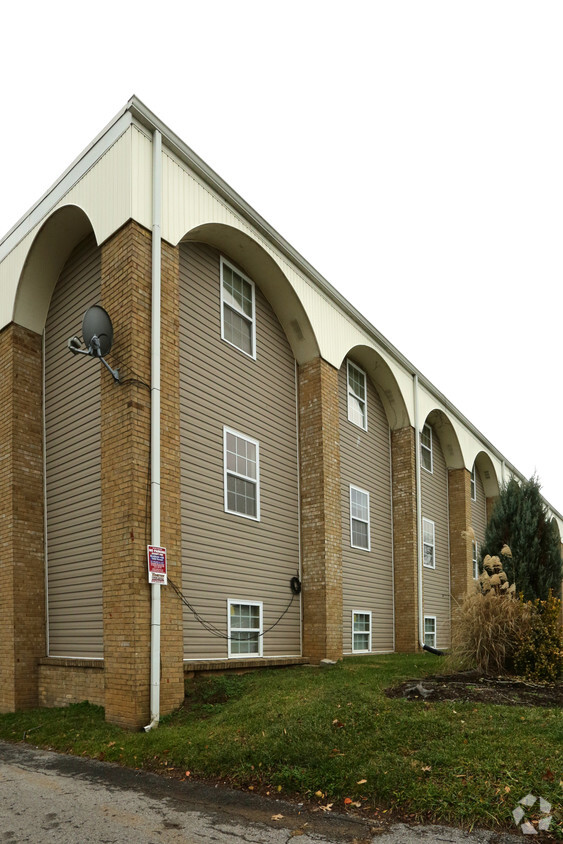 Building Photo - Dinsmore Pointe