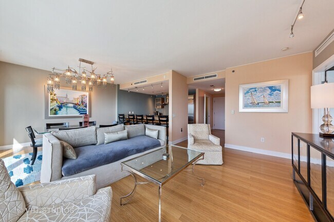 Foto del edificio - 340 E Randolph St