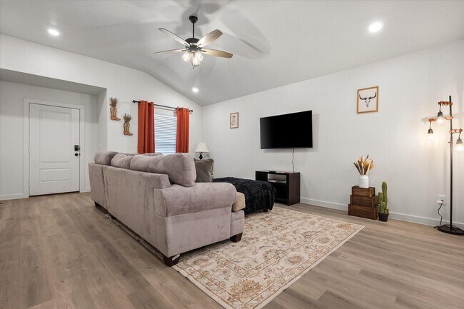 Foto del edificio - 2133 Langford Ave