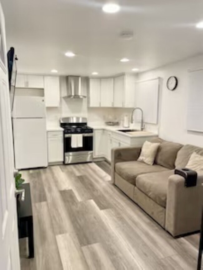 16747 Index St, Granada Hills, CA 91344 House Rental in Granada Hills