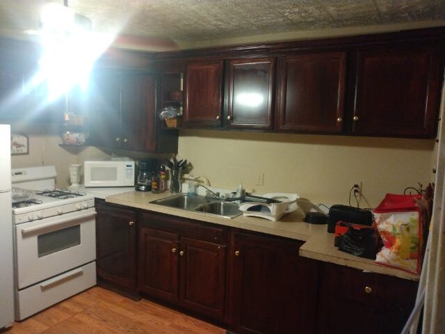 Foto del edificio - 1610 E 28th St