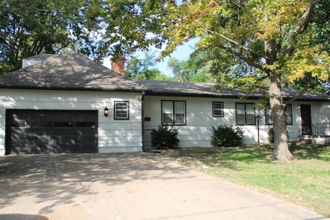 Building Photo - 12510 East 43rd St S