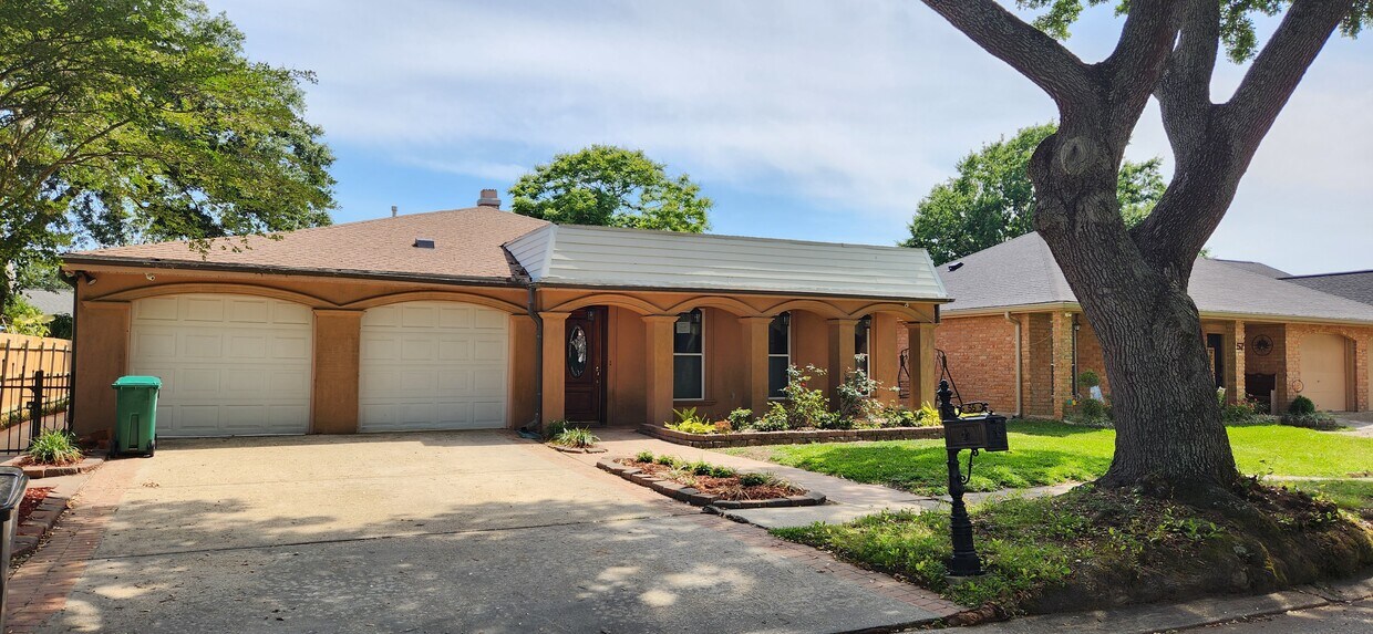55 Granada Dr, Kenner, LA 70065 House Rental in Kenner, LA