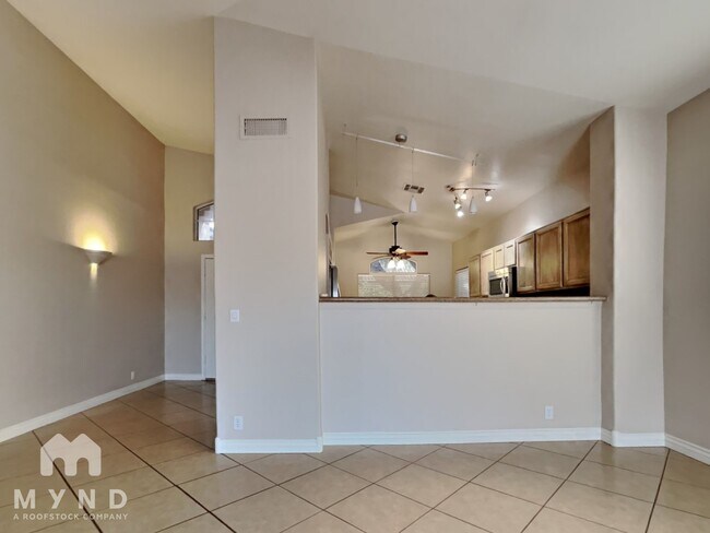 Foto del edificio - 17826 N 13th Pl