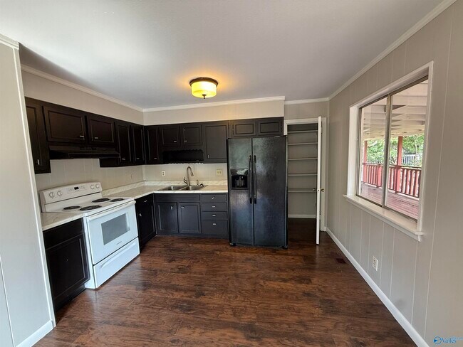 Foto del edificio - 3319 Wilks Pl SW