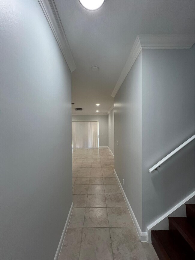 Foto del edificio - 3318 Lakeside Dr