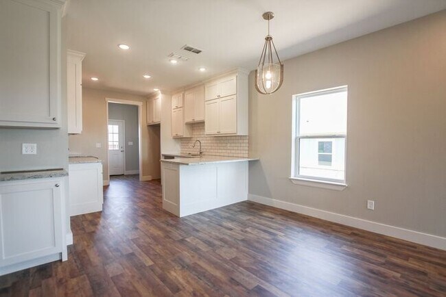 Foto del edificio - Available Now! New Construction 3 Bed 2 Ba...