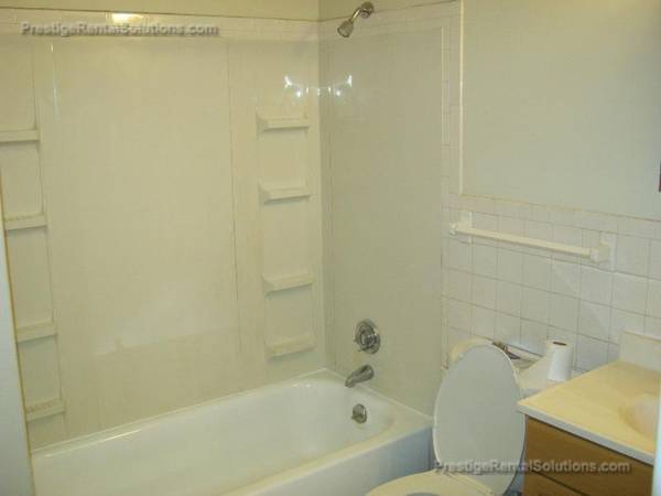 Foto del edificio - 66 Mayflower Ave