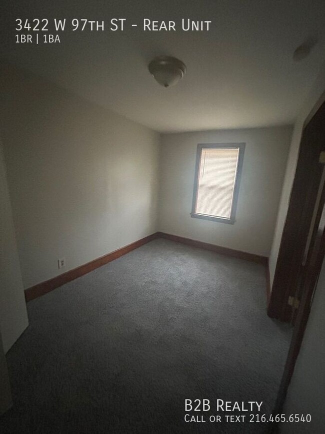 Foto del edificio - Cozy 1-Bedroom Rear Unit in West Cleveland...