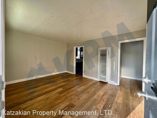 Building Photo - 2 br, 1 bath House - 317 N Golden Gate Ave