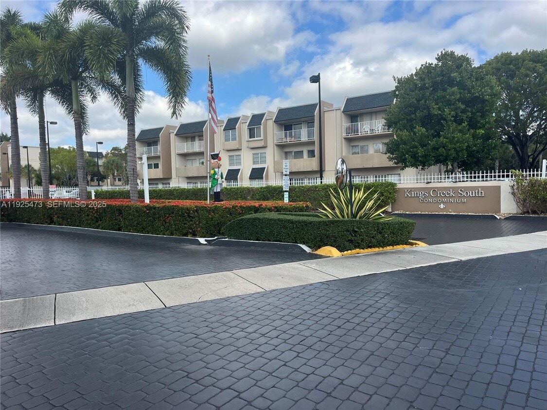 Foto principal - 7725 SW 86th St