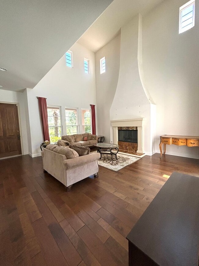 Foto del edificio - Furnished house for rent in Carmel valley.