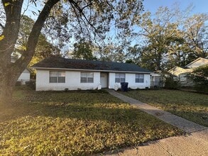 Building Photo - 2005 20th St