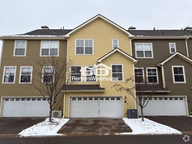 Markgrafs Lake Courts Clubs Apartments for Rent with Hardwood Floors