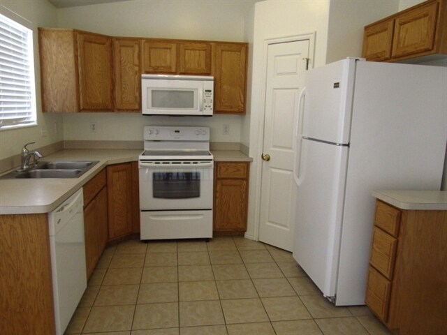 Building Photo - 1653 N 725 W