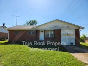 Building Photo - 933 Crestview Ave