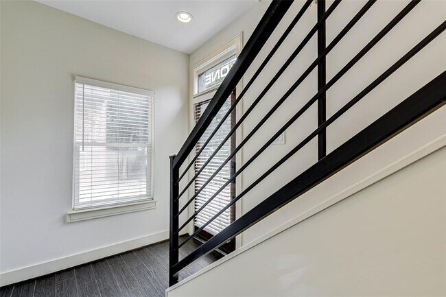 Foto del edificio - 637 Rutland St