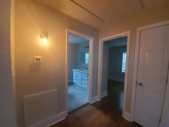 Building Photo - 202 Brainerd Ave