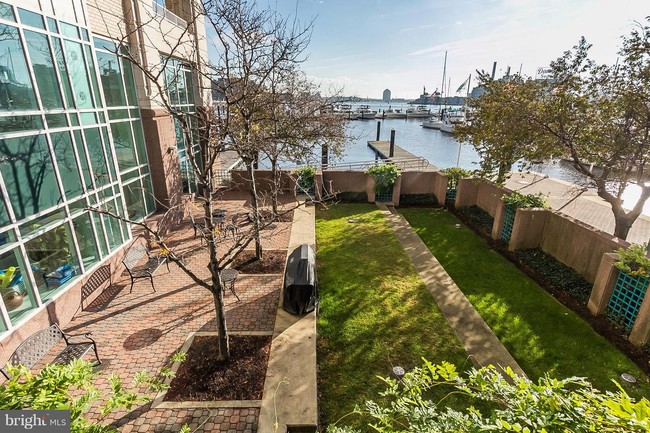 Building Photo - 100 Harborview Dr