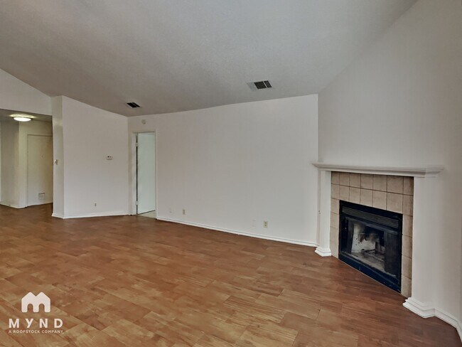 Foto del edificio - 1107 Peach Tree Cove