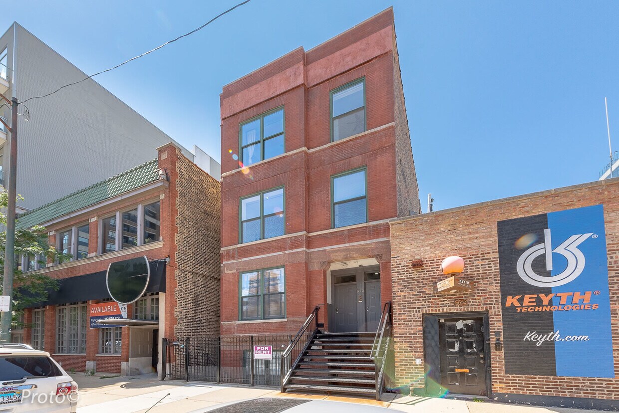 Primary Photo - 870 N Franklin St