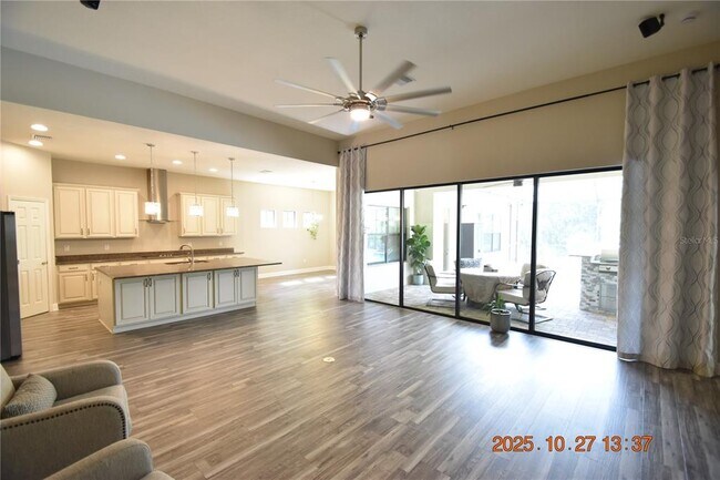 Foto del edificio - 13807 Moonstone Canyon Dr
